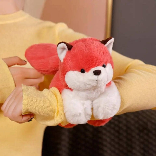 Abraçadinho: Pulseira Bichinho de Pelúcia (Antialérgico) Pelucia Mil e Dois Descontos 