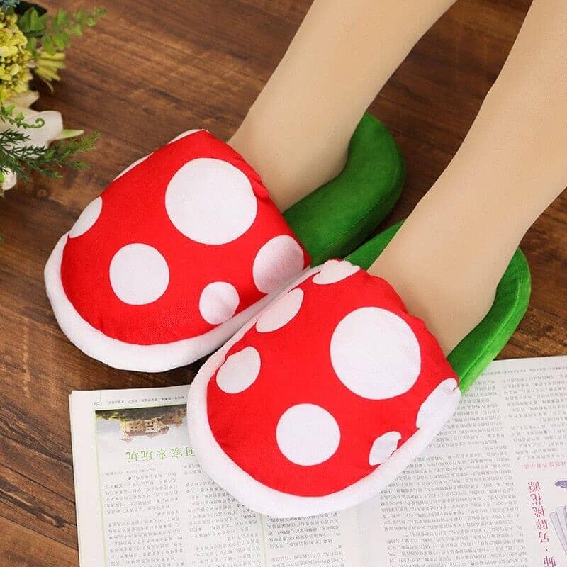 Pantufa Super Mario Plant© + Vaso Pantufa Super Mario World Mil e Dois Descontos 